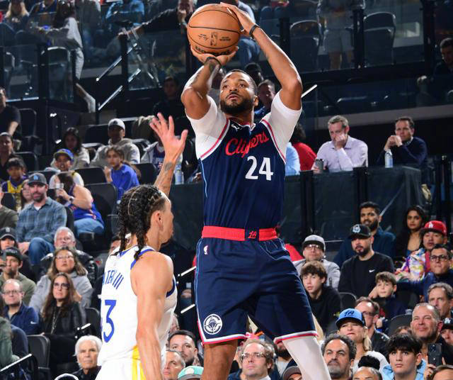 半岛体育官网入口-关于西亚卡姆爆冷击败快船，比分优势明显引爆全场！的信息-半岛体育官网入口